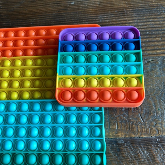 Set of 4 Popits! 3 rainbow squares, XL, Med & Small, 1 purple unicorn- Like new! - Picture 3 of 5